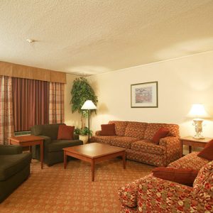 Family Suite living room - Sault Ste. Marie hotel